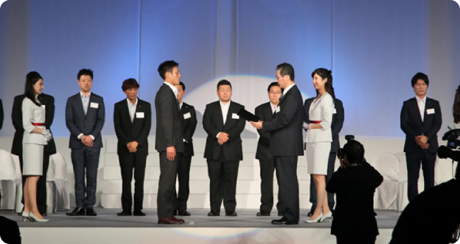 日産ウィナーズコンベンションの表彰の様子